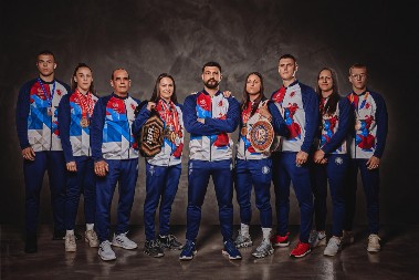 FOTKA OD MILION DOLARA! Obilić - bokserski klub sa 13 evropskih i 3 svetske medalje i čak DVE ŠAMPIONKE PLANETE!