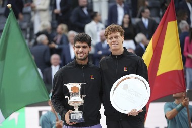 ALKARAZ UTIŠAO RIM Karlitos pokvario italijansku žurku i srušio Sinera u istorijskom finalu