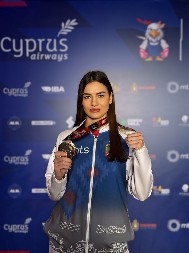 IMAMO UČITELJICU - ZA MEDALJU Alo! u Osnovnoj školi Dr Arčibald Rajs gde lekcije iz znanja i hrabrosti deli bokserska šampionka Nikolina Gajić