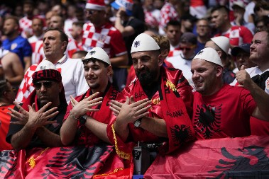 ALBANCI SE ODLUČILI NA ŠOKANTAN POTEZ Bura kakva se ne pamti u Tirani pred meč sa Srbijom