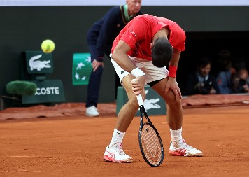 Novak Đoković izgubio od Sinera u polufinalu Rolan Garosa