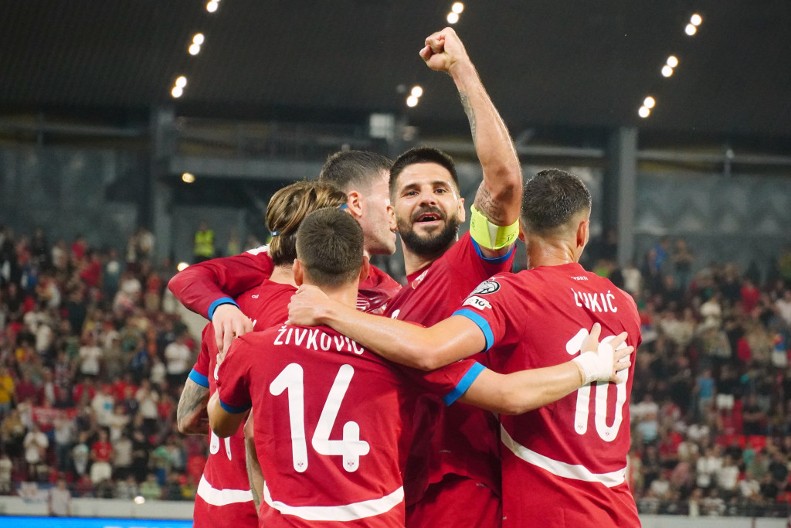 ALEKSANDAR VELIKI SE POIGRAO SA ANDOROM KAO SA MALOM DECOM Mitrović het-trikom doneo Srbiji prvu pobedu na putu ka Mundijalu!