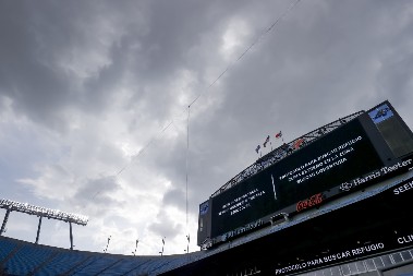 UTAKMICA TRAJALA SKORO PET SATI Sudija morao da prekine meč, a onda je nastao totalni haos