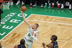 GLAVOBOLJA ZA PEŠIĆA Letonci u najjačem sastavu napadaju Srbiju