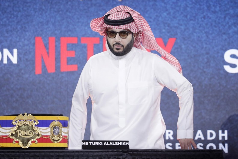 ZNA ŠTA SE TRAŽI Šeik Turki Alalšik preuzeo kontolu u svetu boksa