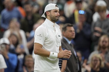 PORUKA IZ BOLNICE ODUŠEVILA SVE Dimitrov se po prvi put oglasio posle bolne predaje meča protiv Sinera