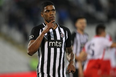 NE KRIJE DA BI VOLEO DA SE VRATI Miljenik "grobara" se "nudi" Partizanu