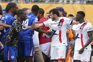 SKANDAL U FINALU Opšta tuča posle utakmice, Luis Enrike u žestokom obračunu (VIDEO)