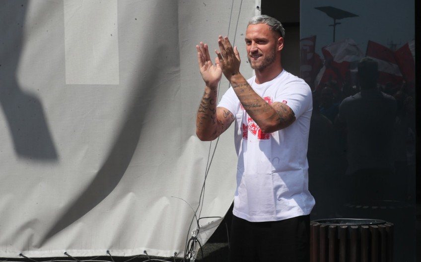 TRANSFER KOJI JE ODJEKNUO Velike zvezde reagovale na Arnautovićev transfer: Javila se legenda Junajteda, igrači Intera, Bolonje... (FOTO)