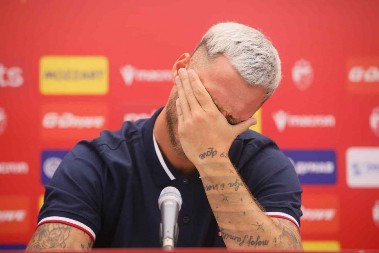 EMOTIVNI ARNAUTOVIĆ NIJE MOGAO DA IZDRŽI Markove suze na pomen Siniše Mihajlovića (VIDEO)