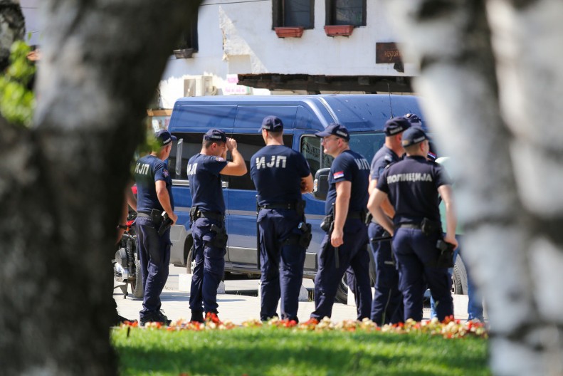 PORODICA IZ POLJSKE NAPADNUTA U NOVOM PAZARU Drama pred utakmicu, kod nasilinika pronađeno vatreno oružje