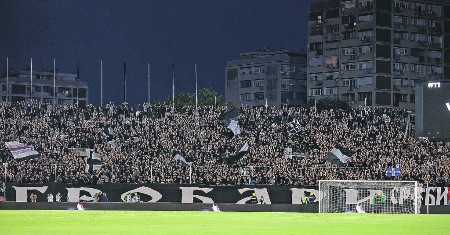 CRNO-BELI ČULI LOŠE VESTI UEFA kaznila Partizan pred revanš sa Ukrajincima