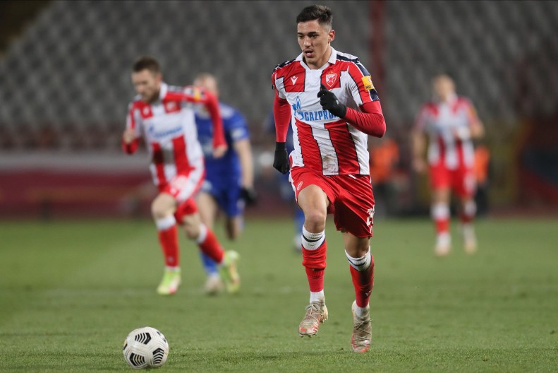 ČEKA GA TRANSFER Zvezda ga prodala za 5 miliona evra, postigao tri gola za tri godine, a sada je na meti kluba sa Ostrva