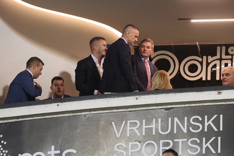 PIKSI TRLJA RUKE Selektor Srbije gleda rapsodiju Partizanovih beba