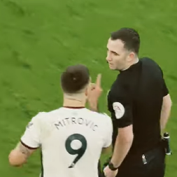 ON JE UNAKAZIO PARTIZAN Englez iz VAR sobe napravio haos, Mitrović hteo da ga bije, pa ozbiljno nadrljao