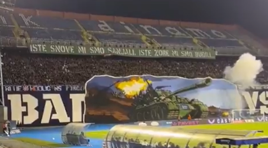 TENK NA TRIBINAMA Sramna koreografija navijača Dinama - slave pogrom Srba (VIDEO)