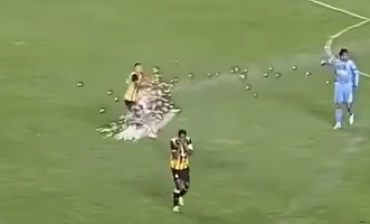 POKUŠAJ ATENTATA Fudbaler pogođen raketom (UZNEMIRUJUĆI VIDEO)