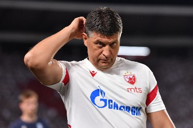 ZVEZDA PROŠLA, MILOJEVIĆ NEZADOVOLJAN: Imali smo problema, dobijemo crveni karton...