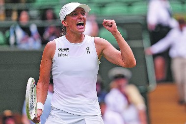 POLJAKINJA NEMA NAMERU DA STANE Švjontek prva prva polufinalistkinja turnira u Sinsinatiju