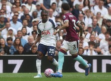 BRAZILAC JUNAK TOTENHEMA Fulam izbegao poraz u finišu, "crne mačke" slavile na povratku u Premijer ligu