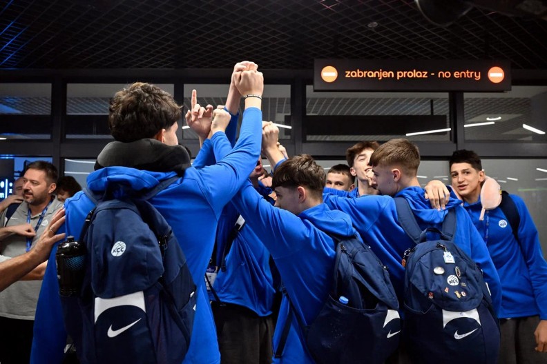 VI STE NAŠ PONOS Zlatni "orlići" stigli u Beograd: Sjajan doček za šampione Evrope