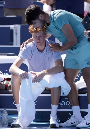 KAKAV GEST ALKARAZA Španac tešio Sinera, a onda ostavio poruku na kameri o kojoj bruji svet (FOTO)