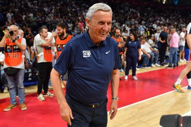 DA LI TRENER RADI NEŠTO? Svetislav Pešić napravio šou posle Slovenije