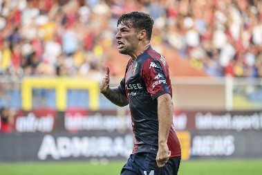 PRED SELIDBOM Zet Siniše Mihajlovića oblači crno-beli dres