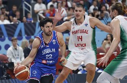 VASA NE LIČI NA SEBE Pešić pobesneo na Micića zbog OVOG poteza, pa ga izveo iz igre