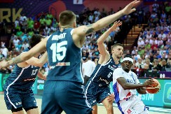 STIGLO OBJAŠNJENJE ZA SRAMAN POTEZ Ovako je Francisko objasnio zašto je razbesneo Dončića i Slovence