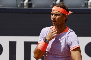 RAFA ŠOKIRAO SVET Nadal se slikom bez majice oprostio od Armanija, ovo je bizarno (FOTO)