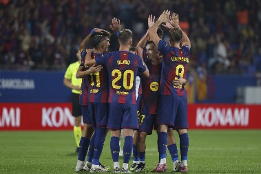 POEZIJA BARSELONA Rafinja, Levandovski i Lopez x2 naneli Valensiji težak poraz