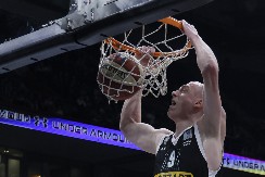 SMAJLI PUCA BAŠ VISOKO Bombastična najava bivšeg centra Partizana