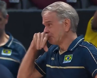 TRAGEDIJA PRED MEČ SRBIJE Selektor saznao da mu je umrla majka, nije mogao da sakrije suze (VIDEO)