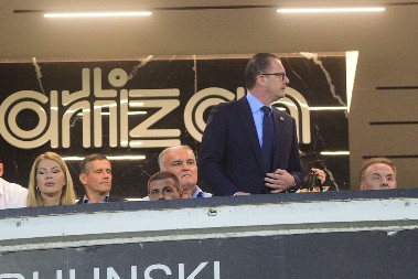 SKANDAL U HUMSKOJ Mijatović u sukobu sa navijačima Partizana (VIDEO)