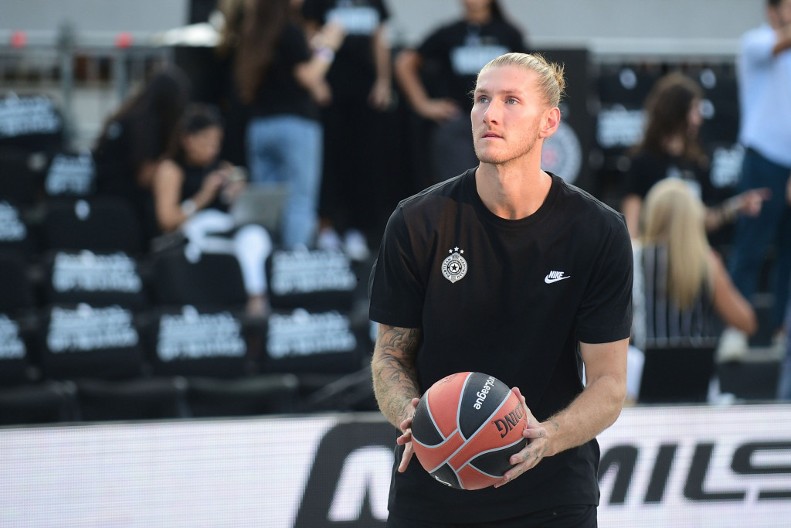 NOVI PROBLEM ZA PARTIZAN Evo zašto Osetkovski nije igrao protiv Sidneja
