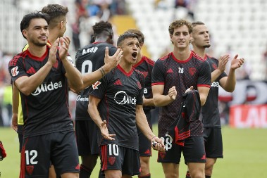 RADOST U SEVILJI Gudelj na klupi, tri boda spakovana u 87. minutu