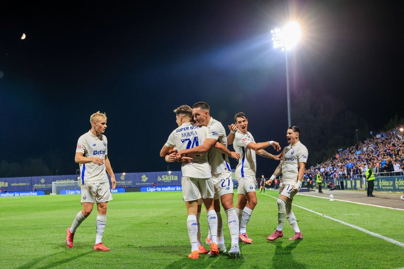 ZVEZDU ČEKA ĐAVOLSKI TEŽAK POSAO Porto samleo rivala sa igračem manje pred meč sa crveno-belima