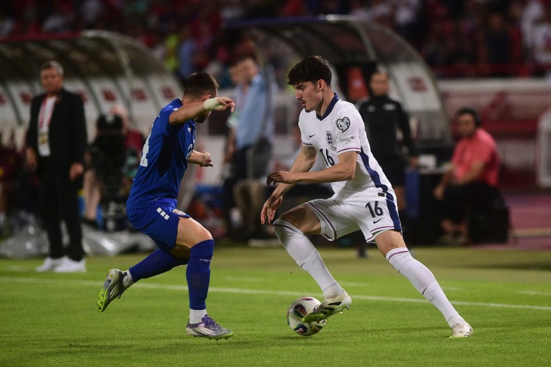 ODLIČNE VESTI ZA SRBIJU Povredio se bek Engleske, propušta meč sa "orlovima"