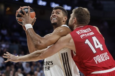 KRALJ SE OPORAVIO OD ŠOKA U BOLONJI Real srušio Olimpijakos i upisao prvi trijumf u Evroligi