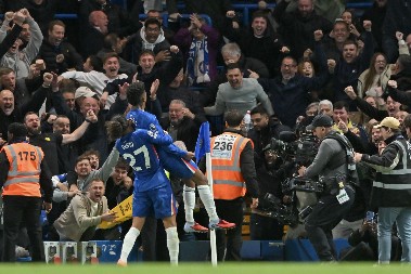 LUDNICA U DERBIJU PREMIJER LIGE Čelsi u nadoknadi srušio Liverpul