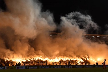 UMALO DA SE MEČ TRAJNO PREKINE Incident u svlačionici, fudbaleri Vojvodine otišli na tuširanje, Tanjga ljut ko ris