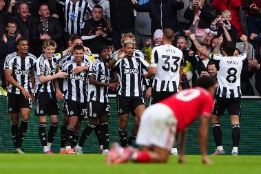MILENKOVIĆEVIM "ŠUMARIMA" BAŠ NE IDE Njukasl lako slavio, preokret Evertona
