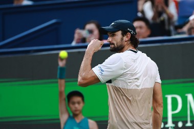 VELIČANSTVEN TRENUTAK ZA TENISERA IZ MONAKA Valentin Vašero osvojio masters u Šangaju