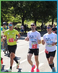 AMERIKANCI SE DIVE SRBINU Slepi trkač Milan savladao Čikaški maraton - ovo je samo početak