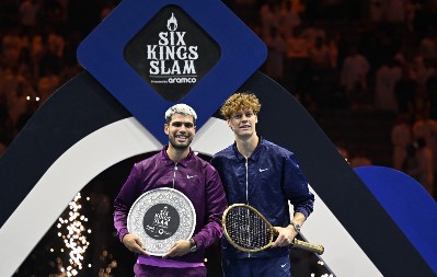 A OD ARAPA REKET OD ČISTOG ZLATA Siner dobio neverovatan poklon, onesvestićete se kada vidite koliko vredi