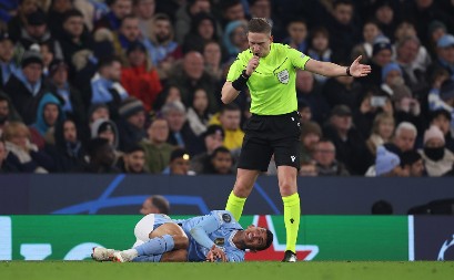 CRVENO-BELI GA NA PAMTE PO LEPOM Poznat sudija na meču Braga - Zvezda, bio je glavni akter spektakla na "Marakani" sa sedam golova