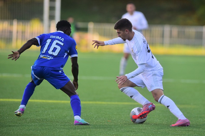 ZVEZDA NEMA PREVIŠE VREMENA DA REAGUJE Terzić ga hvalio na sva usta, on blizu transfera u inostranstvo