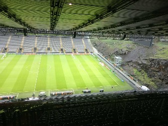 CRVENO-BELI NA VAŽNOJ MISIJI U PORTUGALU Evo kako izgleda čuveni "Kamenolom" na kom će Braga i Zvezda odmeriti snage u Ligi Evrope (VIDEO)
