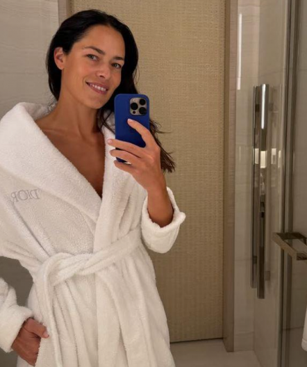 NAPRAVILA LOM NA INTERNETU Ana Ivanović se slikala nakon tuširanja, pa fotografiju objavila na Instagram (FOTO)